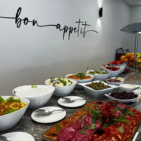 Queen Nelly Primorsko