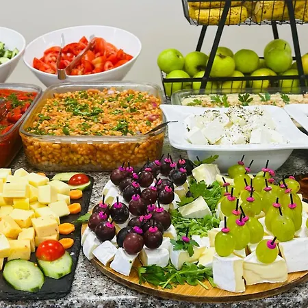 Queen Nelly Primorsko