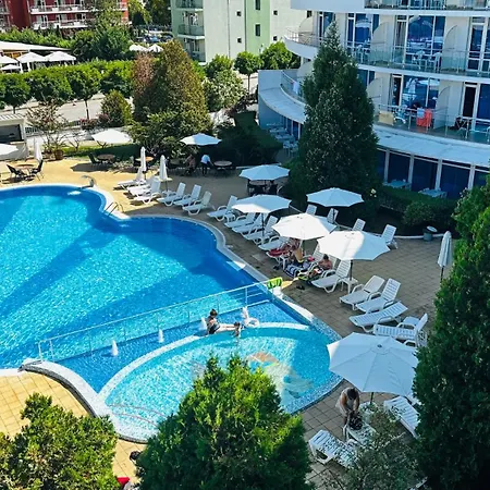 Queen Nelly 4* Primorszko