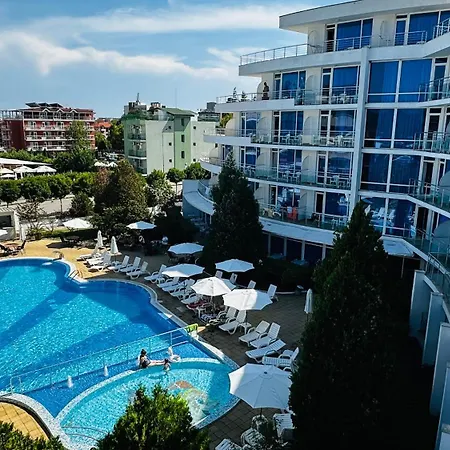 Queen Nelly Szálloda