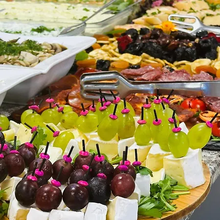 Ξενοδοχείο Queen Nelly 4*