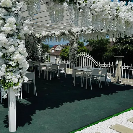 Queen Nelly Hotel 4*