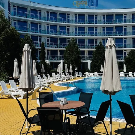 Hotel Queen Nelly 4*